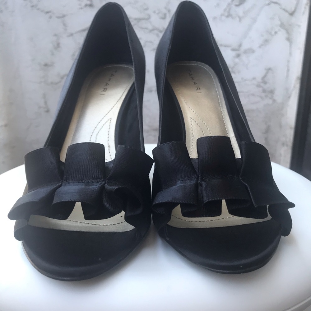 Tahari Heels - Picture 4 of 10